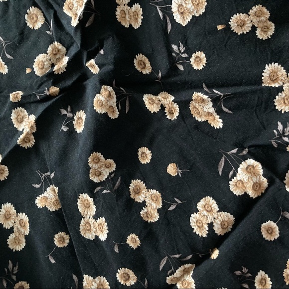 Brandy Melville Lynette Dress - Picture 4 of 7